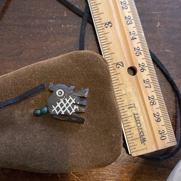 ♥️Suede crystal pouch. With animal charm & beads. 28” strap drop.♥️CUTE & useful - Picture 9 of 10